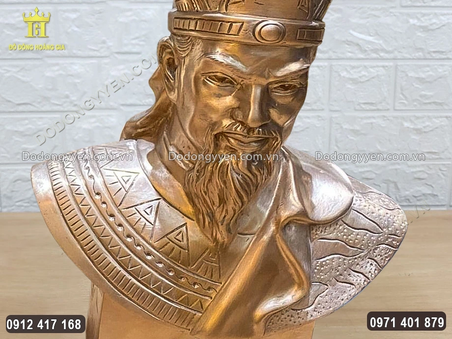 Bề mặt được xử l&yacute; nhẵn mịn, l&agrave;m m&agrave;u cổ uy nghi&ecirc;m